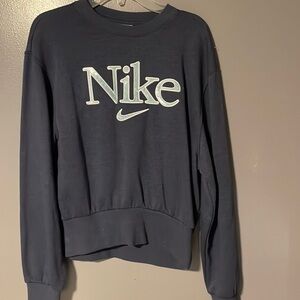 Women’s Nike Crewneck, size Small.